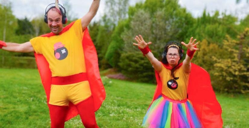 "Bim bam boum les super-héros", spectacle aux Jardins de Brocéliande près de Rennes