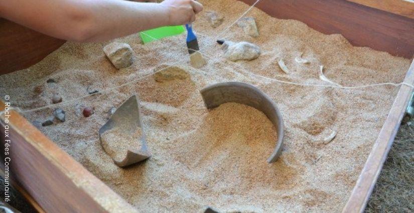 Semaine de la Préhistoire : un œil sur le Paléolithique à La Roche aux Fées